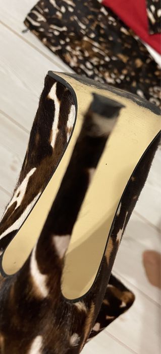 Cizme marimea 37 si clutch - plic cu lant auriu