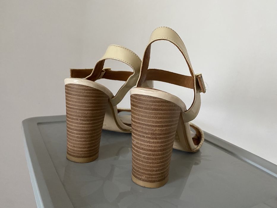 Vand sandale piele marimea 38 Anna Viotti