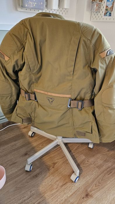 Vând haina Macna de dama ptr motor