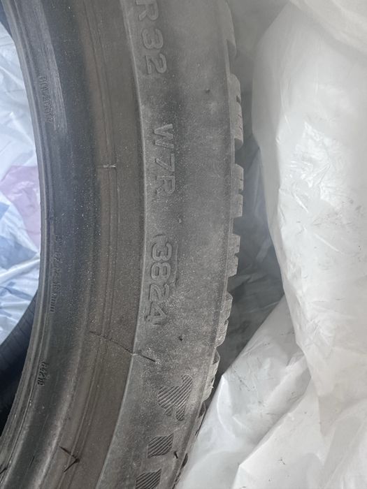 255/35/19 Firestone Winterhawk 4 DOT3824