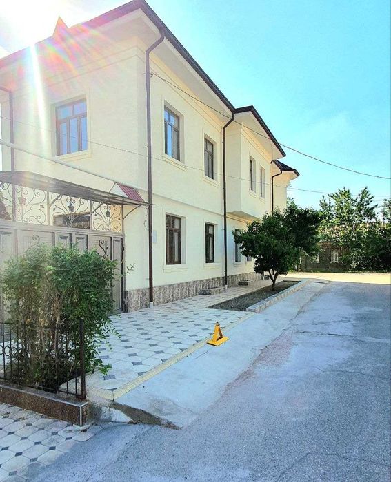 ПРОДАЕТСЯ ЕВРО ДОМ /Здание под ОФИС  2-я лин МИРАБАД САРАКУЛ 340 кв.м.