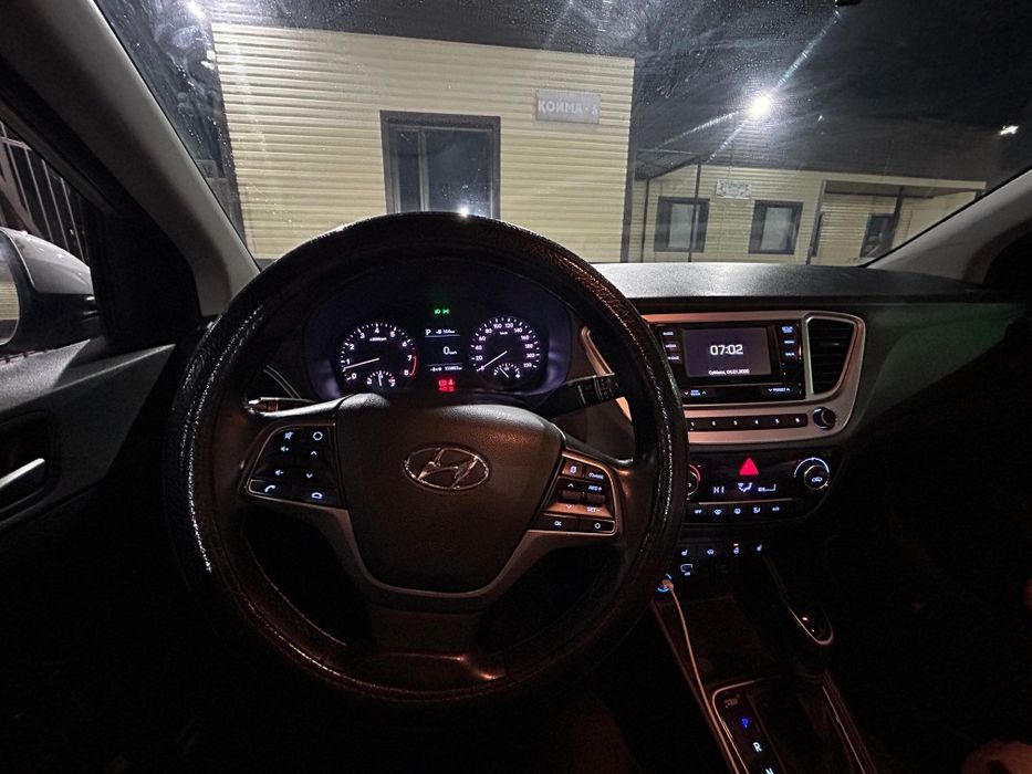 Хюндай акцент продаю