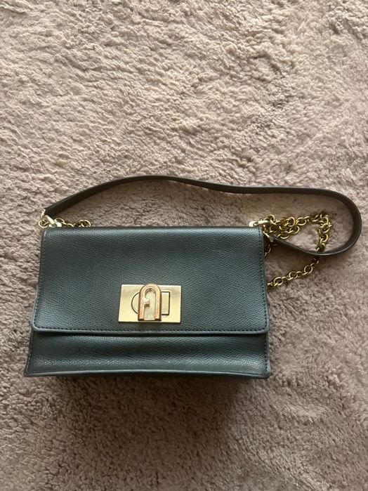 Дамска чанта Furla черна