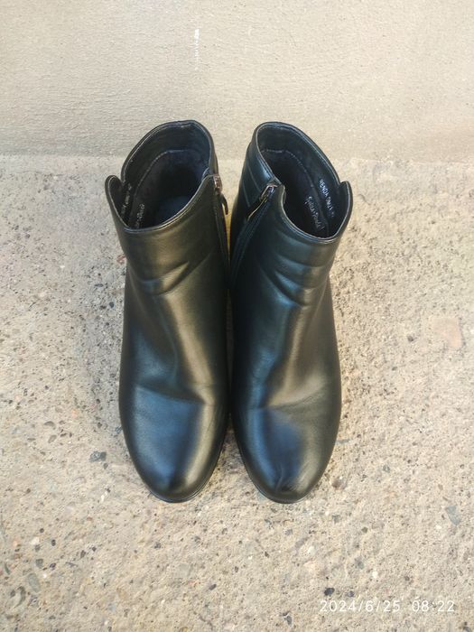 Ayollar sapoglari sotiladi