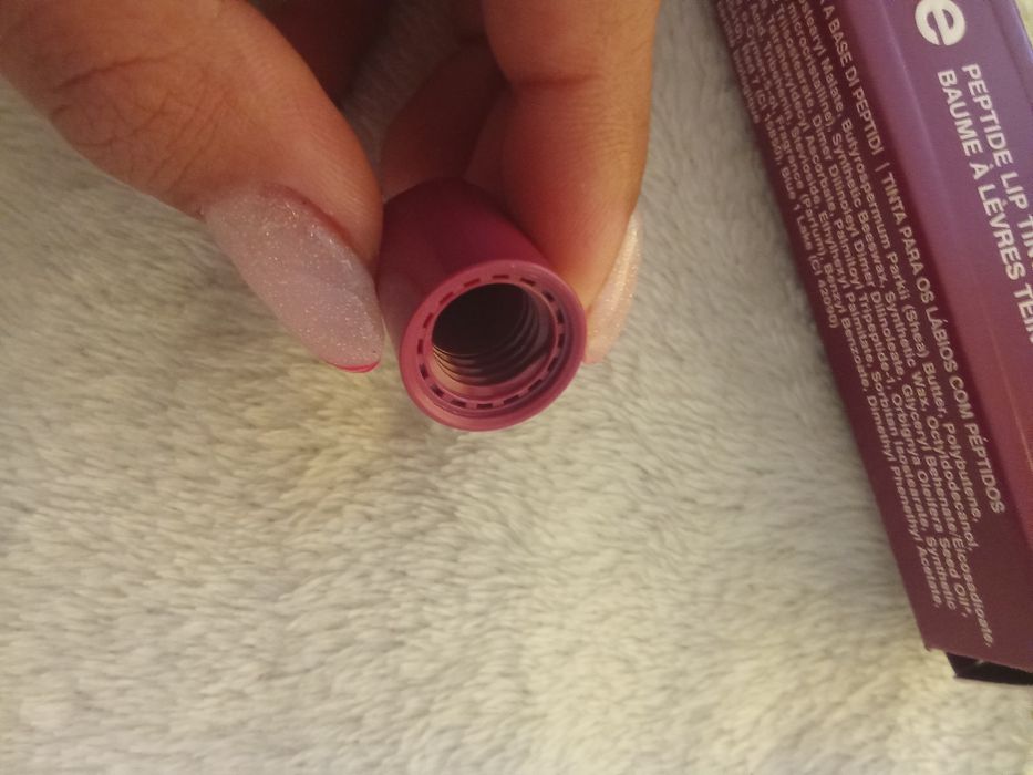 Гланц за устни Rhode ;