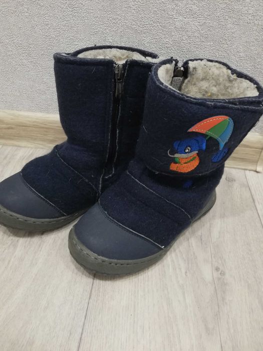 Обувь на мальчика размер 30-35