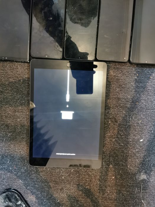 Vand piese de telefoane
