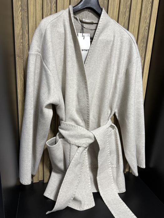 Чисто ново дамско палто с етикет