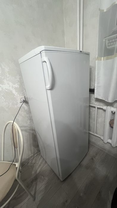Продам морозильник Атлатнт