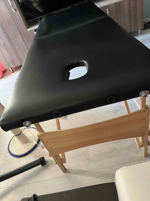 Сгъваема масажна кушетка ,дървена рамка