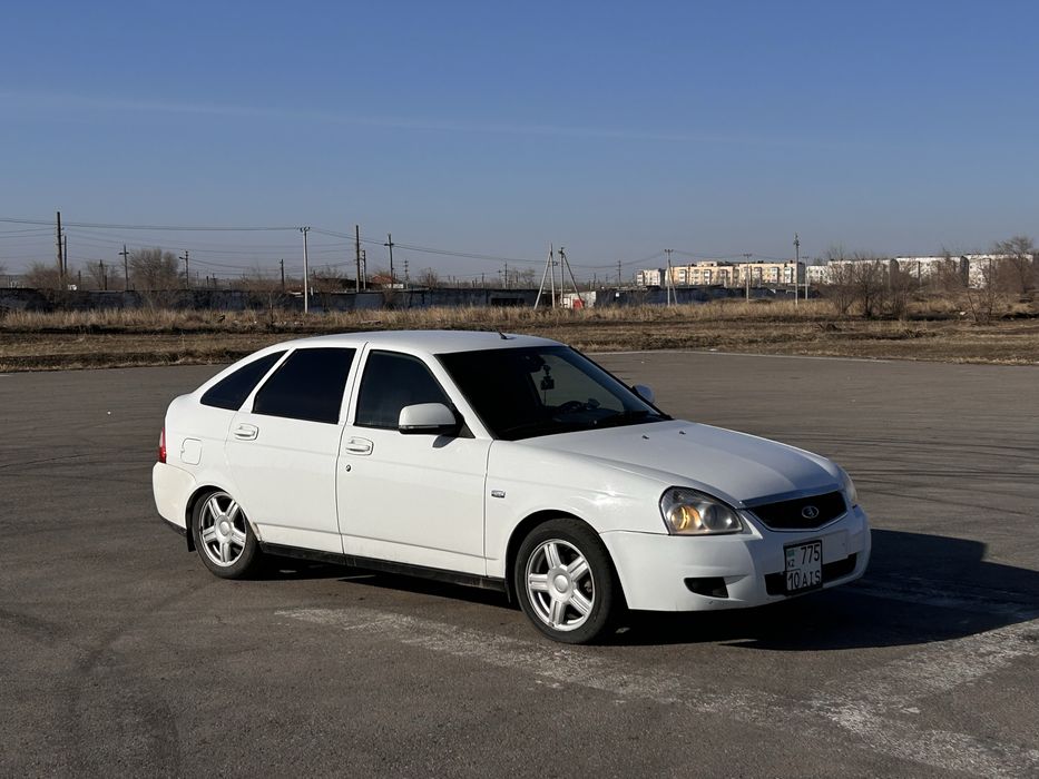 Продам приору 2 .198 пробег .