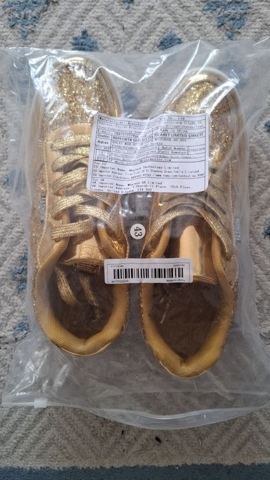 Продаётся новые кроссовки