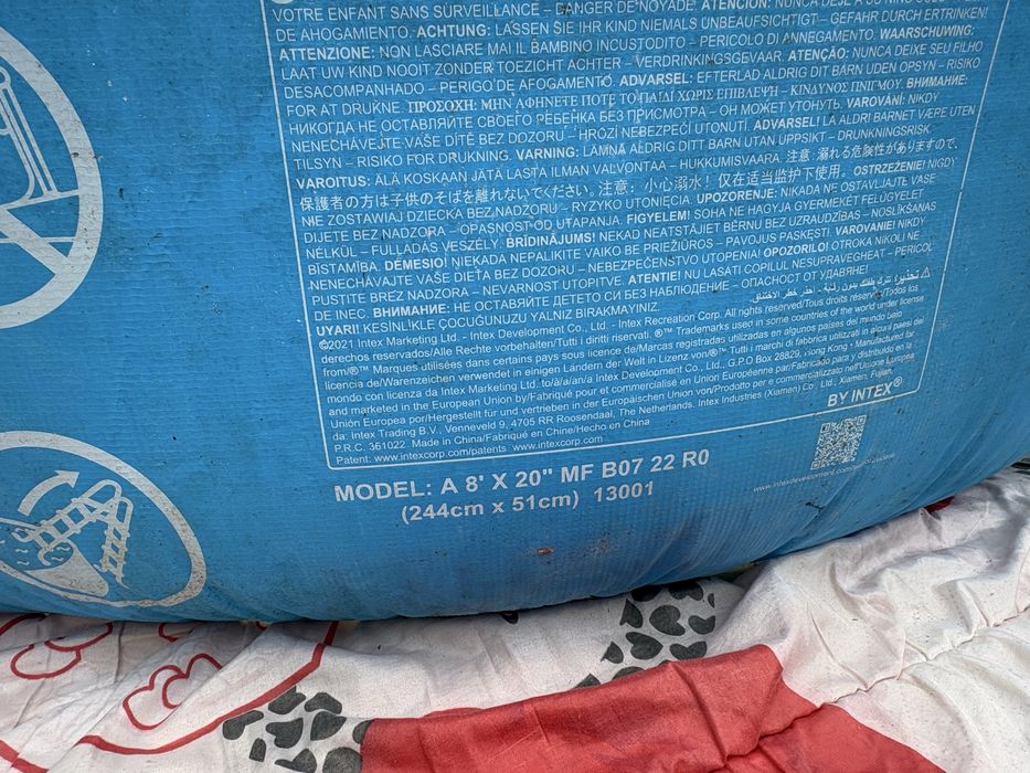 Vând piscină intex cu cadru metalic
