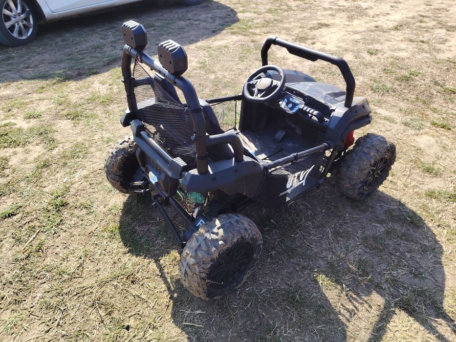 Mașina electrică 4x4 pt copii cu telecomanda cu 4 motoare