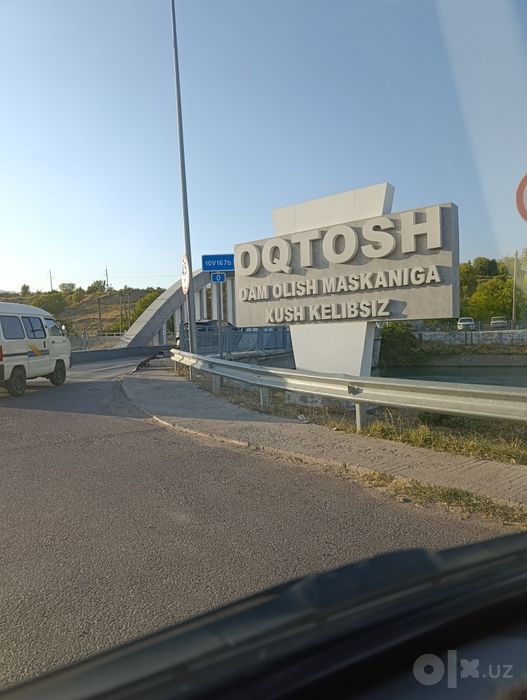 Oqtoshga yaqin joyda  quruq yer sotiladi
