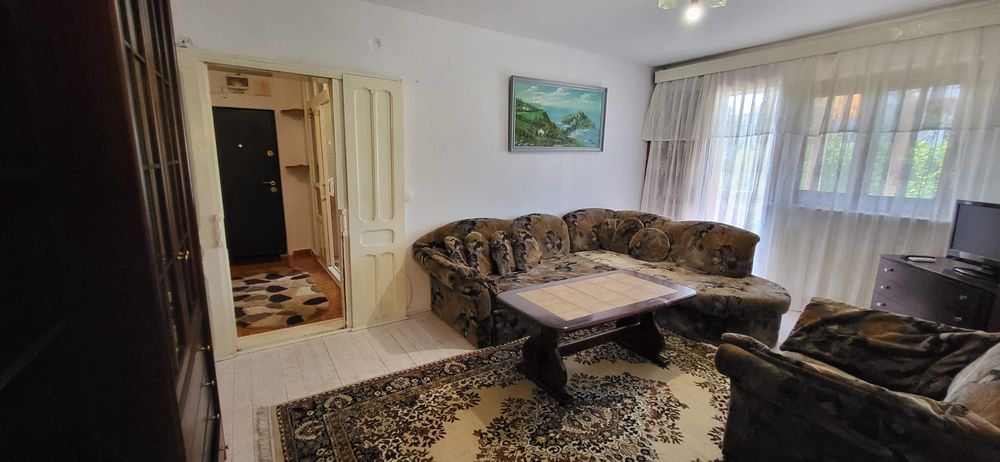 Inchiriez apartament