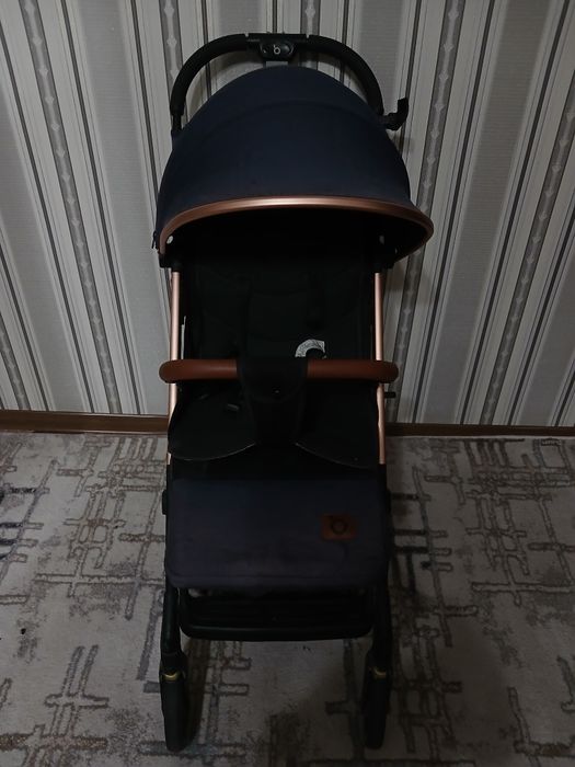 Прогулочная коляска в хорошем состоянии