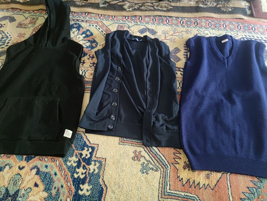 Продавам детски дрехи за момчета