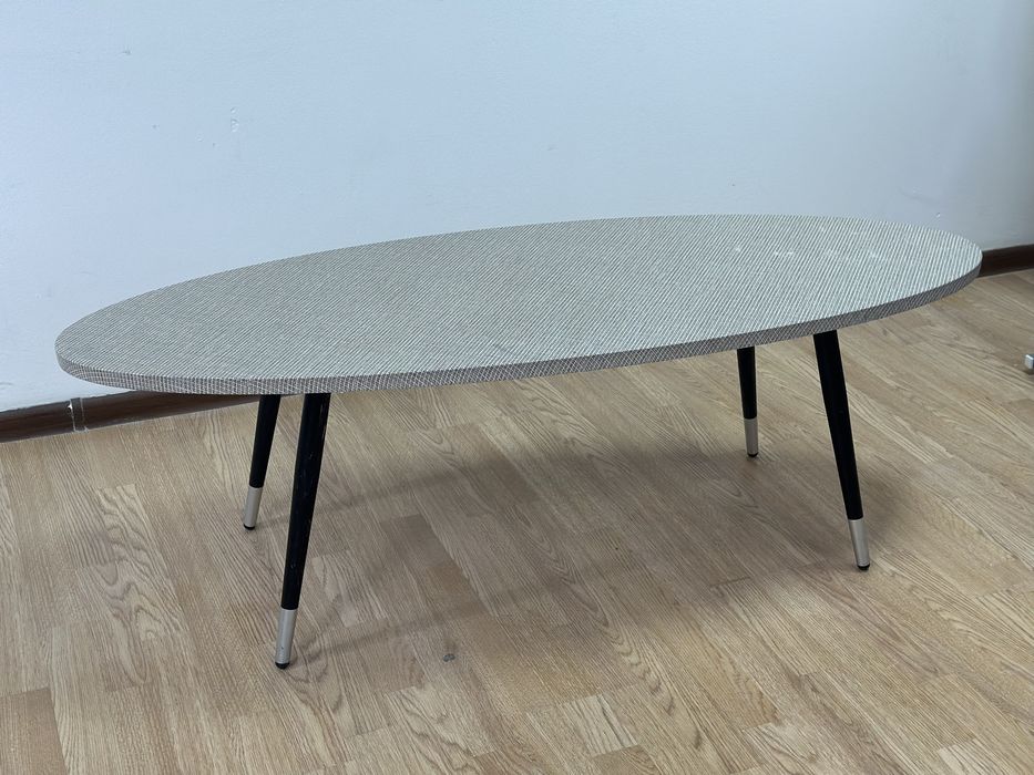 Продается стол