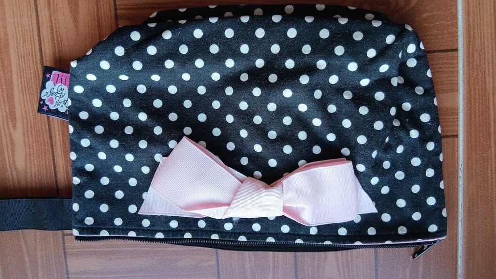 Fiole Babor si geanta cosmetica