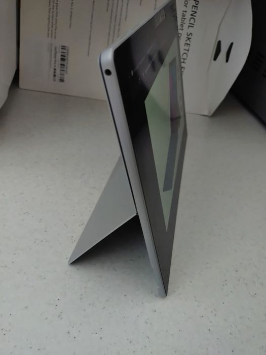 Microsoft Surface Pro 7, i5-1035G4, 8GB RAM, 256 GB SSD пълен комплект