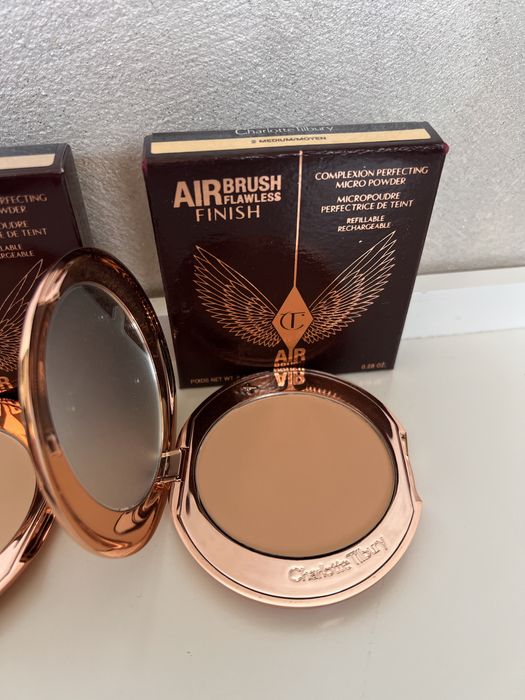 Pudra compacta Charlotte Tilbury