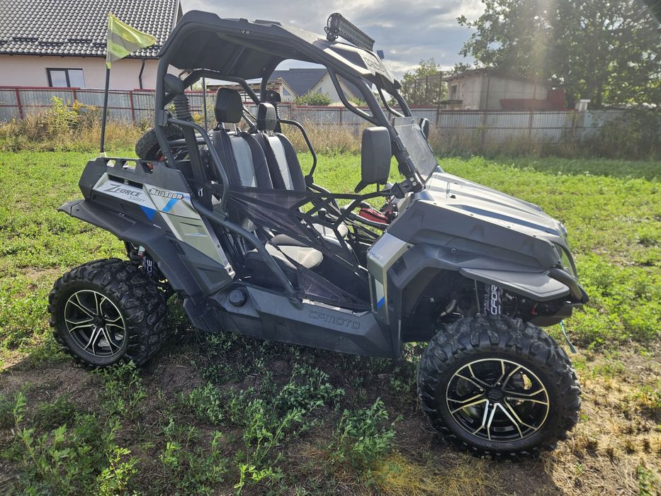 Vând cf moto zforce550