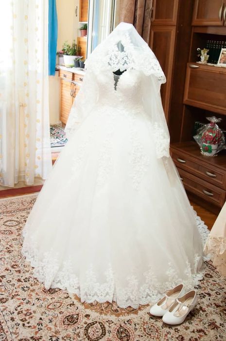 Rochie de Mireasă Tip Prințesă – Cristale Swarovski – Măsura 42-44 (Reglabilă)