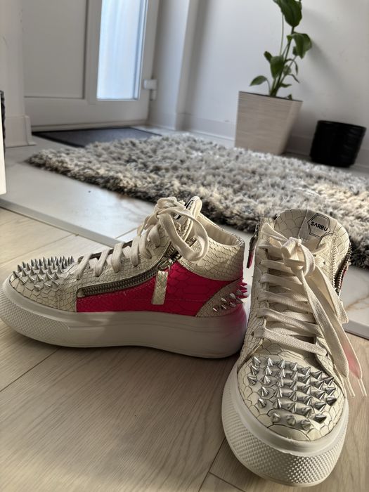 Adidași Atelierul lui Sârbu