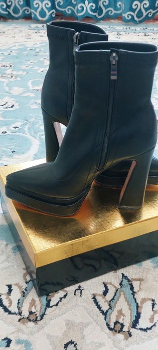 Продам осенние сапоги