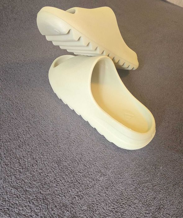 Adidas Yeezy slide