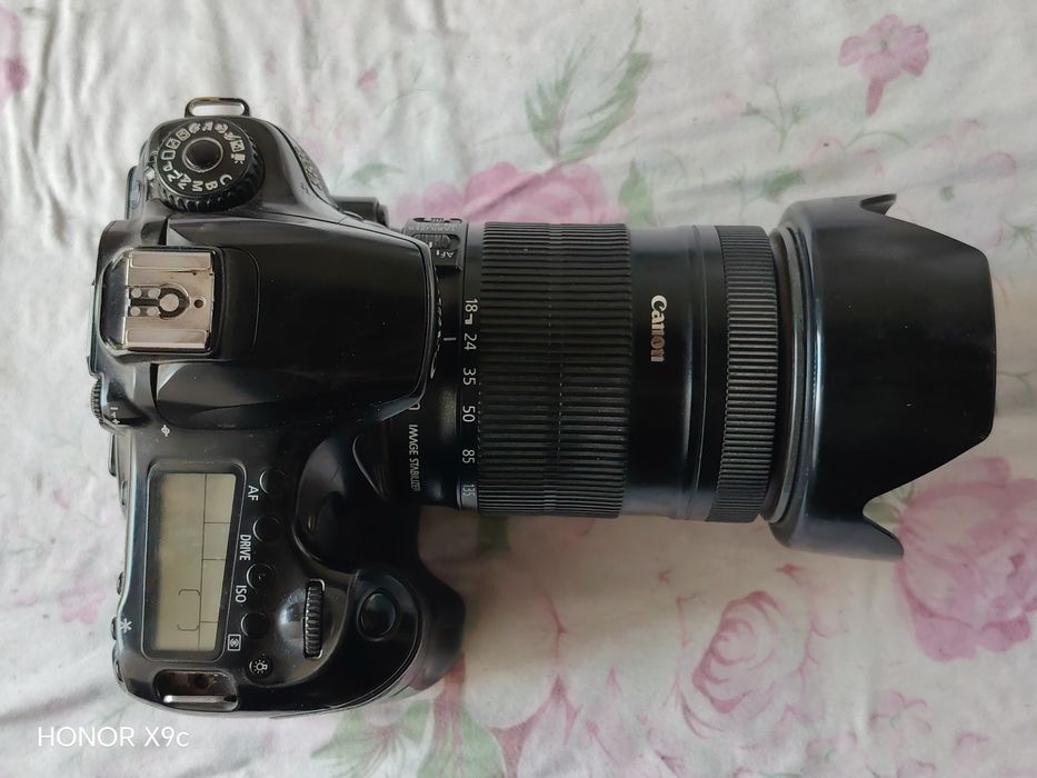 Canon 60D Sotiladi 230 $