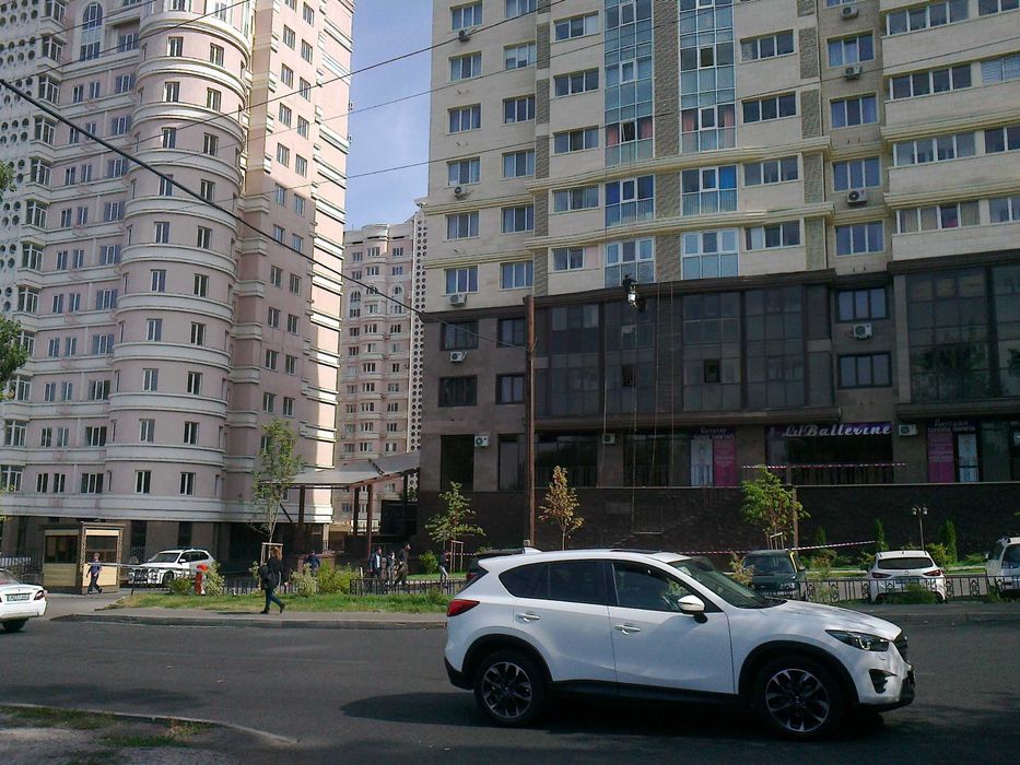 Под Магазин, офис продаж сдается 130 квм.