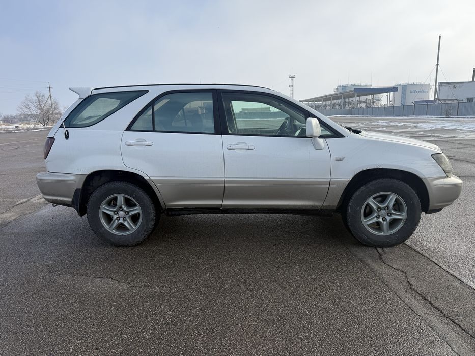 Rx300  лексуз в хорошем состоянии