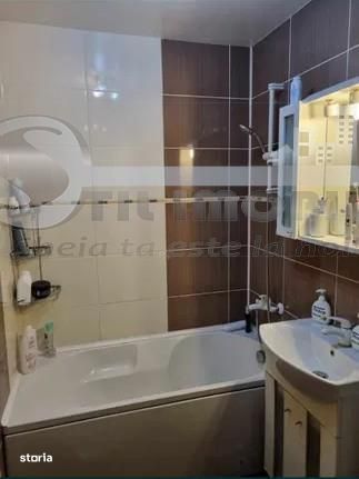 Apartament Podu Ros  3 camere decomandat