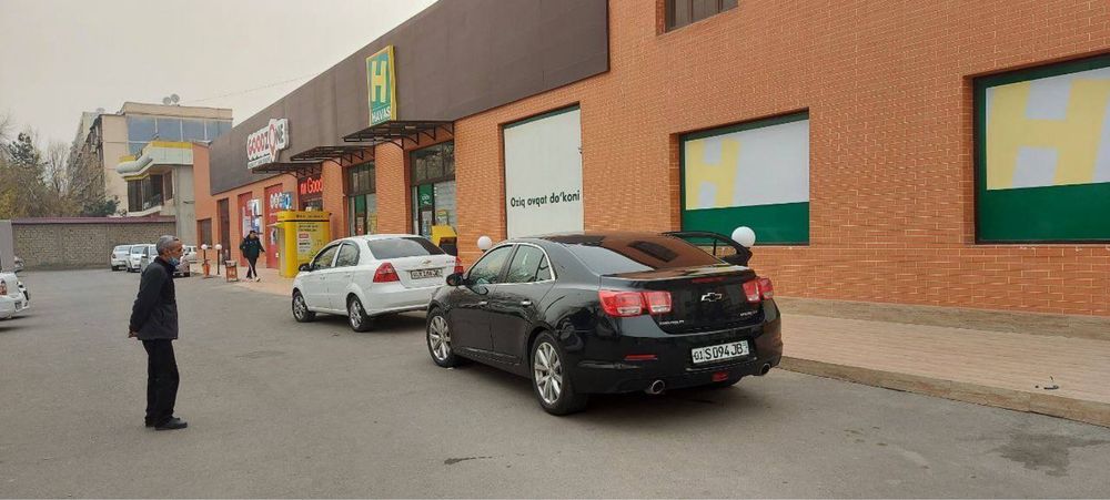 Продажа комерческое здание яшнабад район рынок Кадышева 23 сотки