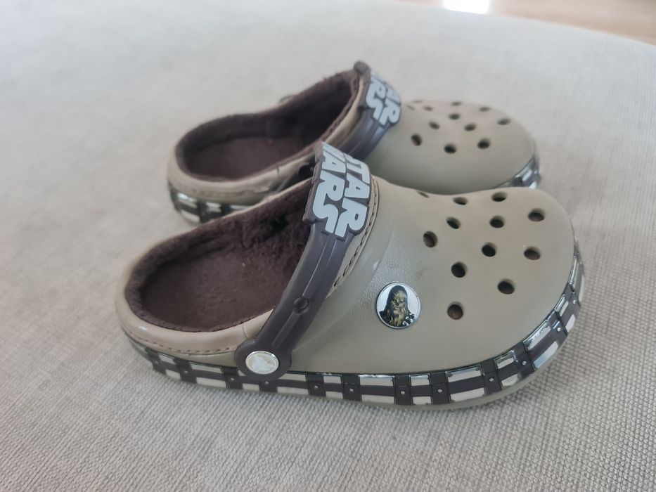 Vând papuci crocs originali pentru copii
