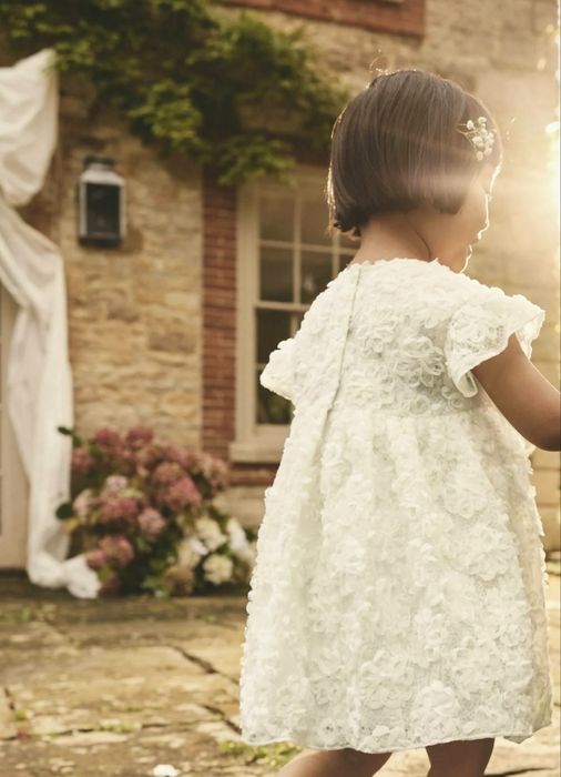 Детски бели роклички