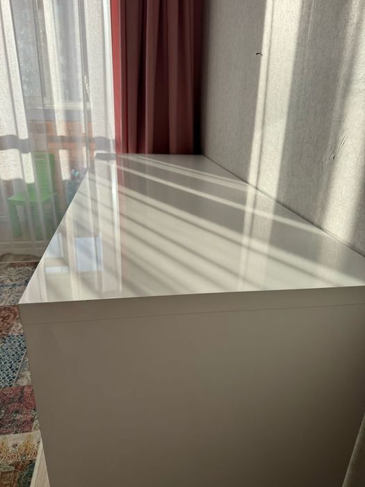 Стол письменный в отличном  состояние