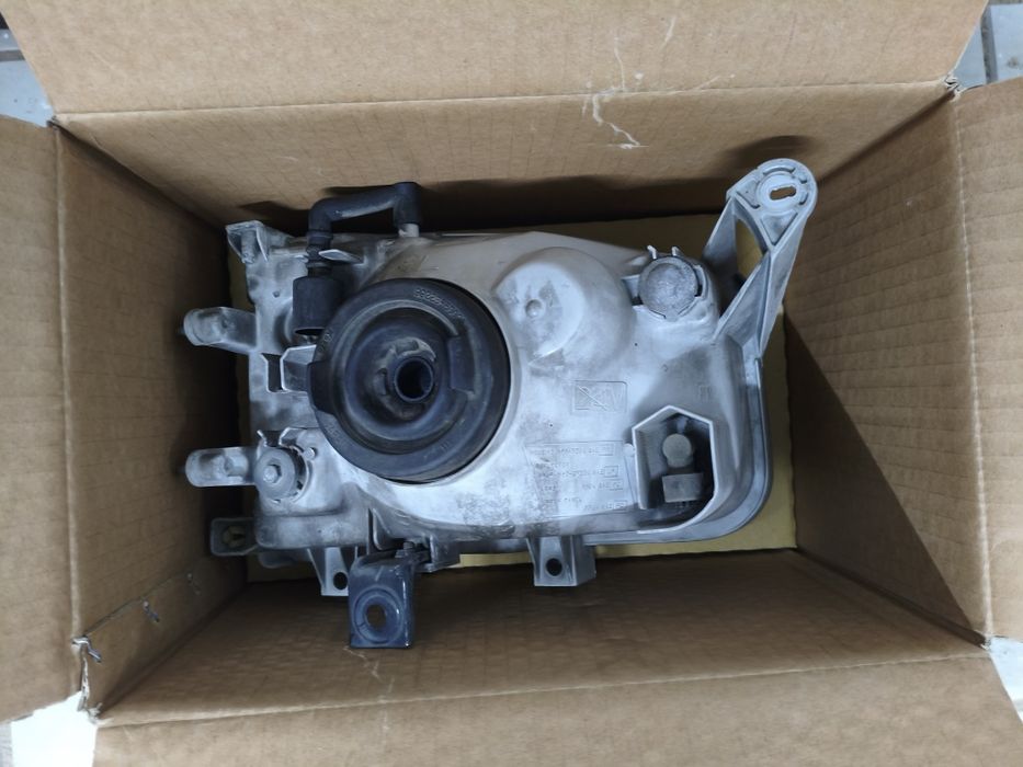 Фары Nissan Pathfinder R50