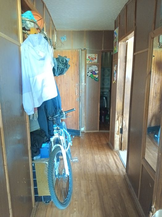 Продам 3 х комн . 4 -37 ,6 этаж.