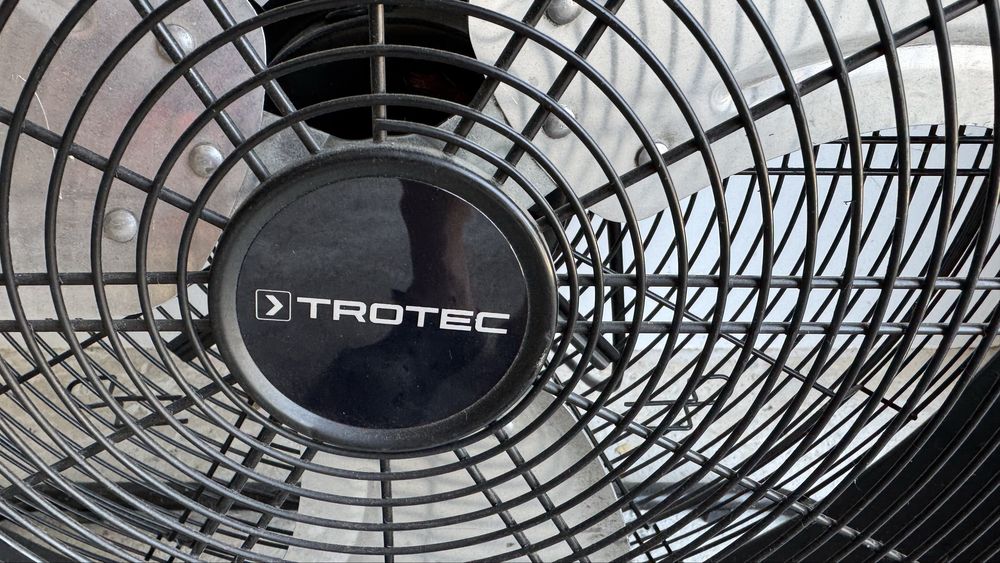 Ventilator de podea profesional Trotek . Defect