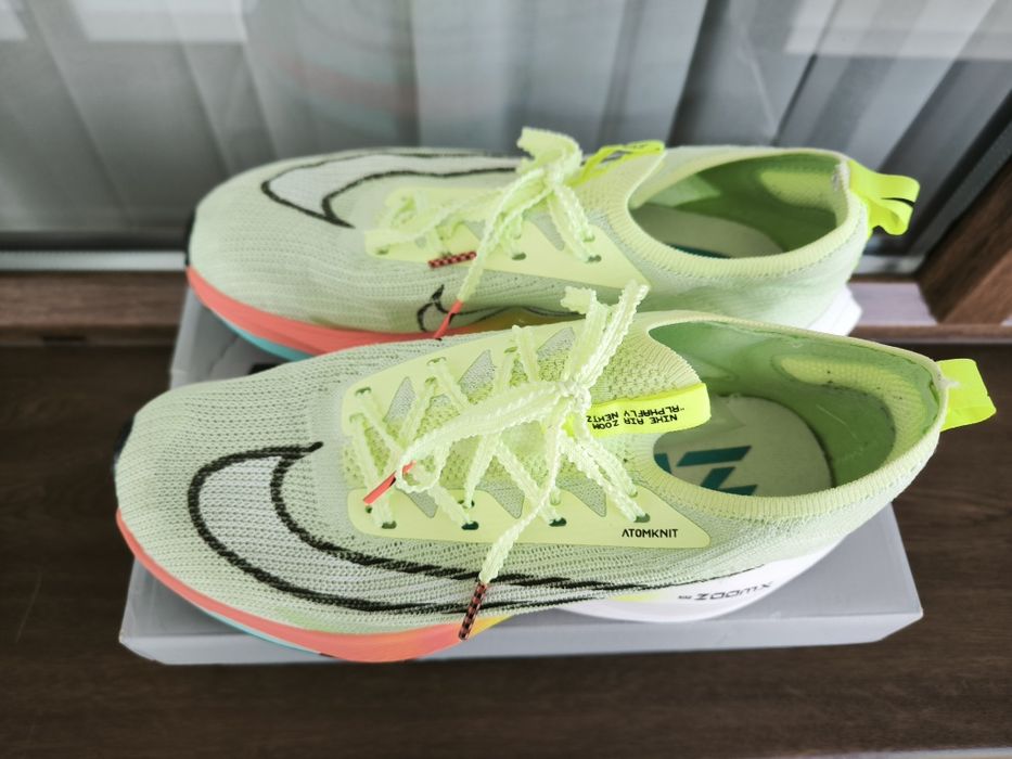 Nike Air Zoom Alphafly NEXT% în culoarea "Barely Volt", masura 40, 26 cm