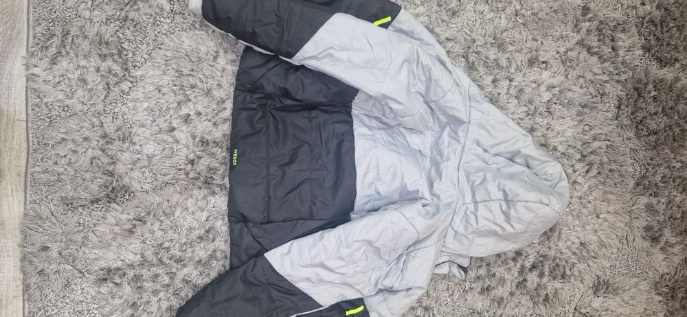 Малко опотребявано Яке за дете