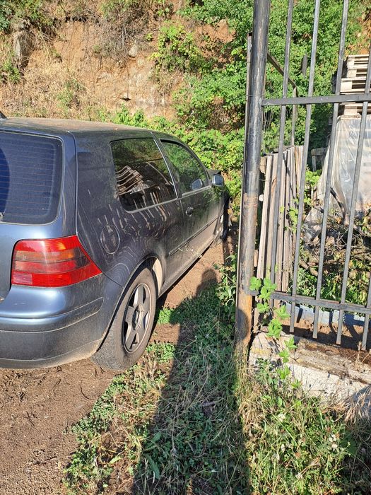 Продавам      Голф 4 на части