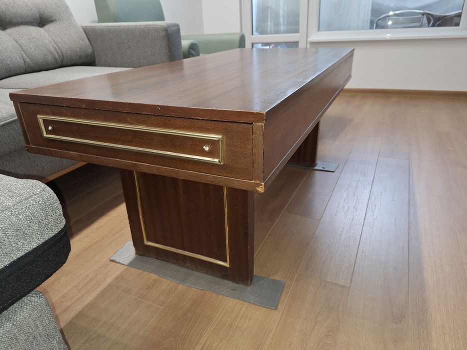 Холна маса бук с орехов фурнир 130Х60Х56 см.