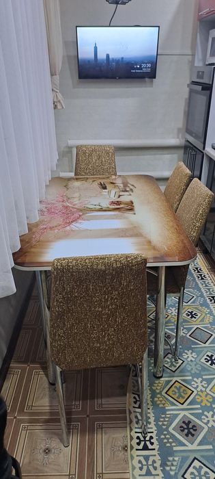 Продам комплект стол  стекло с рисунком + 4 с