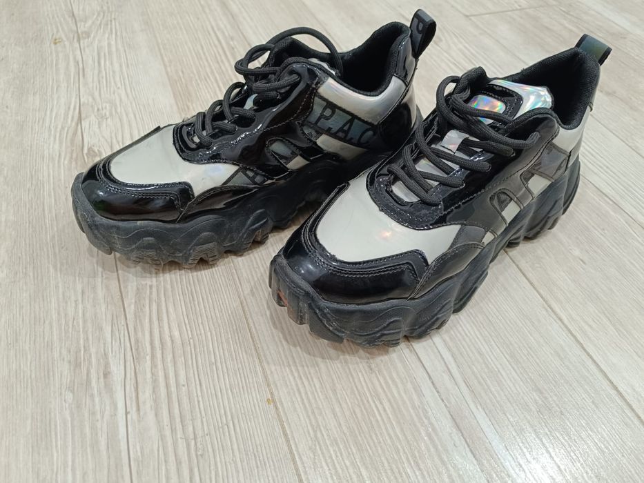 Модные кроссовки