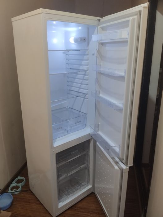 Холодильник СРОЧНО продается