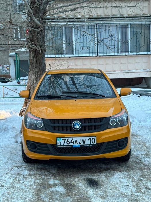 Продам машину Gelly GC6